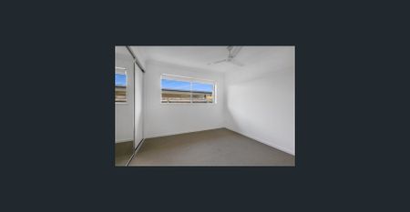 Beautiful Family home in Orchard Estate - Photo 4