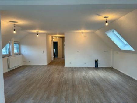 Lichtdurchflutete Dachgeschosswohnung mit Balkon: Erstbezug nach Erweiterung - Foto 4