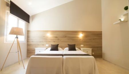 Calle de los Bordadores, Madrid, Community of Madrid 28013 - Foto 4