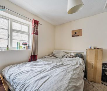 5 bedroom end of terrace house to rent - Photo 4