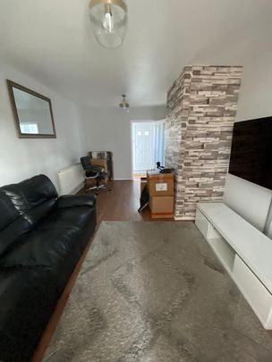 3 bedroom house on Marlcroft, Coventry, CV3 3FS - Photo 1