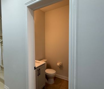 For Lease - 107 Frenchpark Circle, Brampton, Ontario - Photo 4