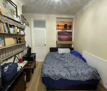 £800 PCM, All Bills and Wi-Fi Included, Furnished Ground Floor Doub... - Photo 4