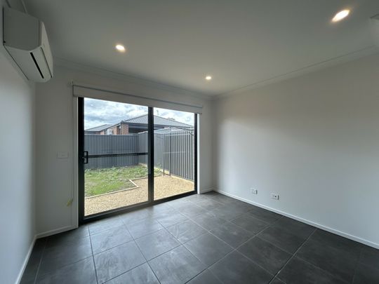 16 Luck Street, Sebastopol VIC, Belconnen - Photo 1