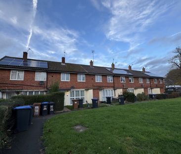 2 bedroom House - Oak Grove, Hatfield - Photo 3