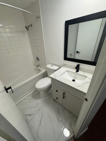 For Lease - 137 Jansen Avenue, Kitchener, Ontario - Photo 5