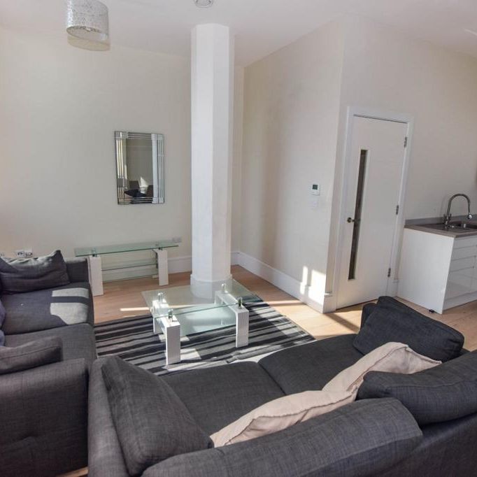 3 bedroom flat to rent - Photo 1