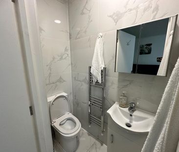 1 bedroom in a house share to rent - Photo 5