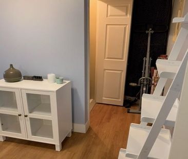 Upper Unit – Beautiful Carriage Home - Photo 2