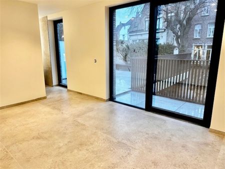 Volledig vernieuwd appartement te huur - Foto 3