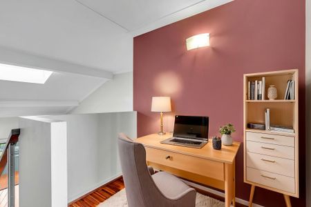 Light-Filled Inner-City Living on Boundary Street - Photo 3