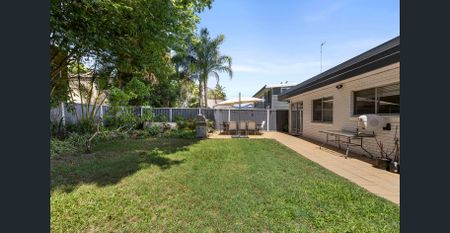 Central Location - Low maintenance - Unfurnished - Photo 2