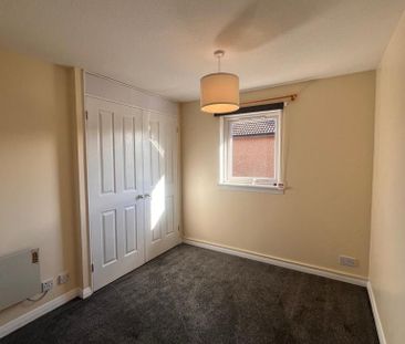 2 bedroom end of terrace house to rent - Photo 1