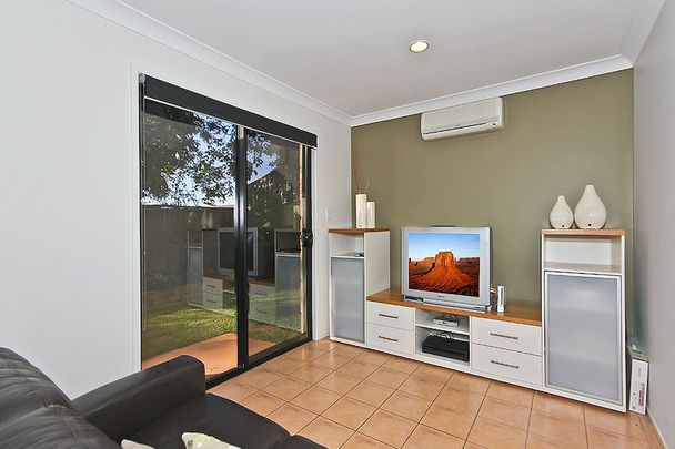 52 Isaacs Way, - Photo 1