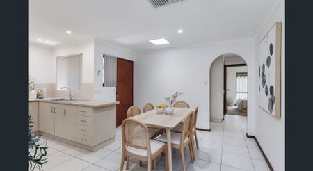 Neat and Sweet - 2 Bedrooms Close to Transport & the Beach ! - Photo 3