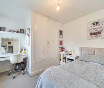 3 bed end of terrace house to rent in Primrose Gardens, Bushey, WD23 - Photo 6