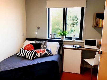 Deluxe En-Suite, Kentish House - Photo 3