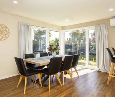Spacious three bedroom townhouse. - Photo 2