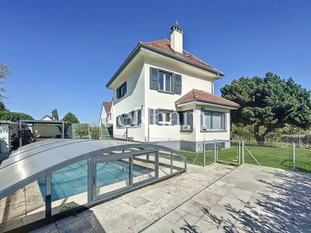 Magnifique villa d'env. 240m2 habitables avec piscine et jardin privatifs! - Photo 3