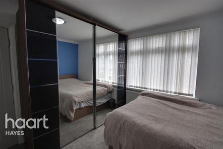 5 bedroom terraced house to rent - Photo 2