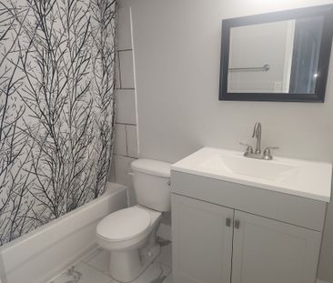 For Lease - 8800 Willoughby Drive Unit# 202, Niagara Falls, Ontario - Photo 3