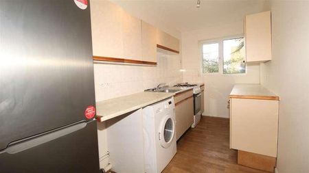 Mandeville Road, Enfield, EN3 - Photo 5