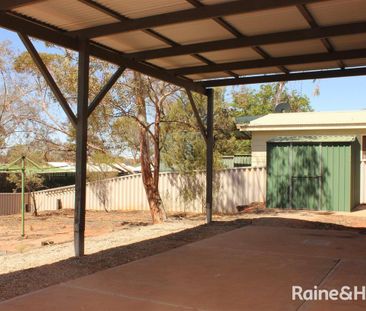 31 Bopeechee Street, Roxby Downs, SA 5725 - Photo 5