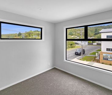 Modern Wainui Living - Photo 2