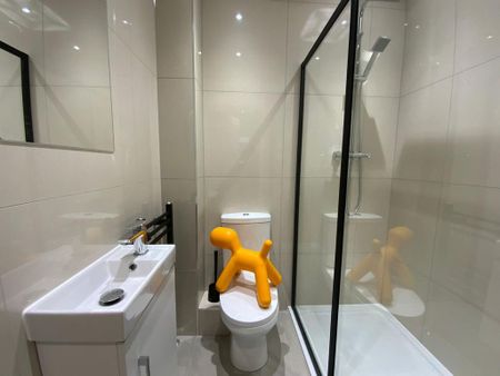 1 bedroom in a house share to rent - Photo 5
