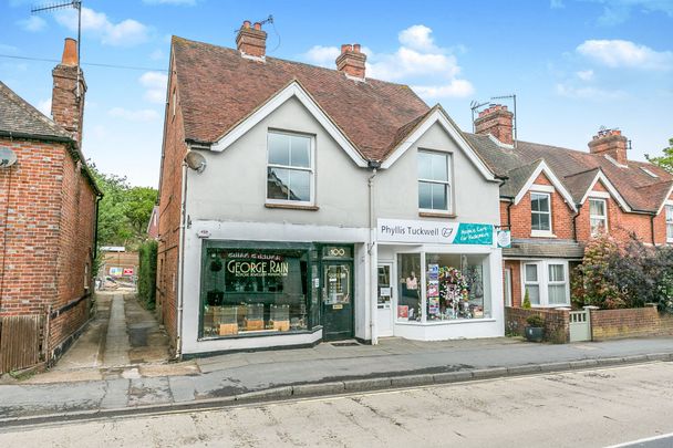2 bedroom apartment to rent Wey Hill, Haslemere, GU27 - Photo 1