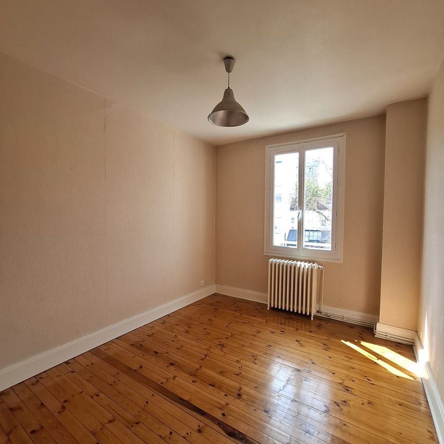 Location Appartement 4 pièces 71m² VICHY 03200 - Photo 1