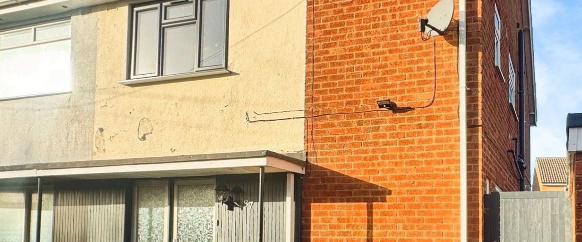 3 bed semi-detached house to rent in Newhaven Road, Leicester - Photo 1