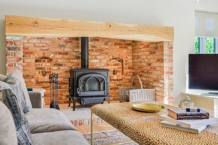 5 bedroom detached house to rent - Photo 3