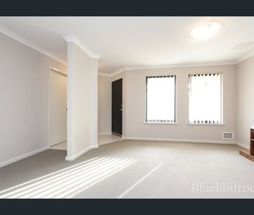 MODERN SPACIOUS LIVING, AIR CONDITIONING & DOUBLE LOCK UP GARAGE - Photo 1