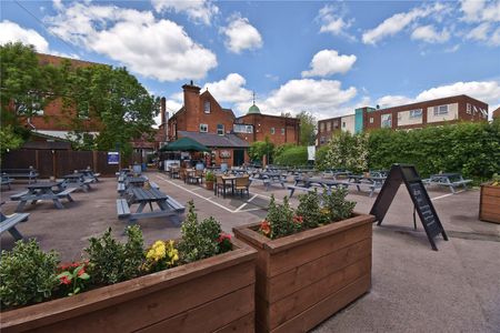 Redfields Lane, Church Crookham, Fleet, Hampshire, GU52 - Photo 5