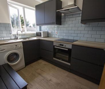 3 bedroom semi-detached house to rent - Photo 6