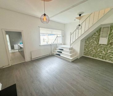 3 bedroom terraced house to rent - Photo 4