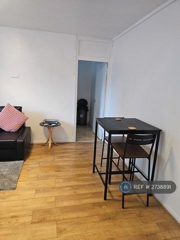 1 bedroom flat to rent - Photo 2