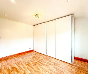 Semi-detached house to rent on - Photo 5