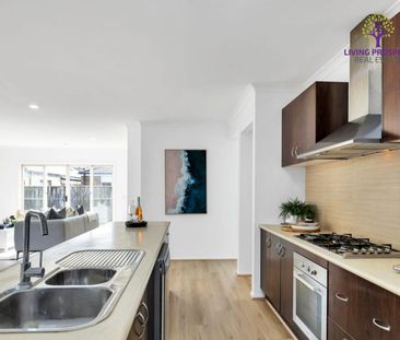 Large Family Home Offering - Space, Style & Comfort - Photo 4