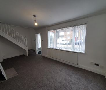 2 bedroom semi-detached house to rent - Photo 4