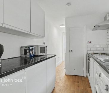 1 bedroom coach house to rent - Photo 5