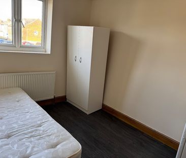 Room in a Shared House, Lansdowne Road, E11 - Photo 5