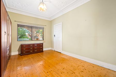 31 Shaw Avenue, Earlwood NSW 2206 - House For Rent | Domain - Photo 5