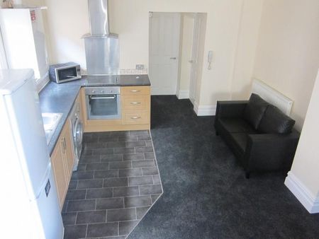 2 bedroom house share to rent - Photo 5