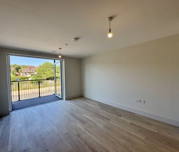 Vesta Boulevard, Exeter - Photo 1