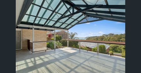 Beautiful Four-Bedroom Coastal Home with Ocean Views - Photo 4