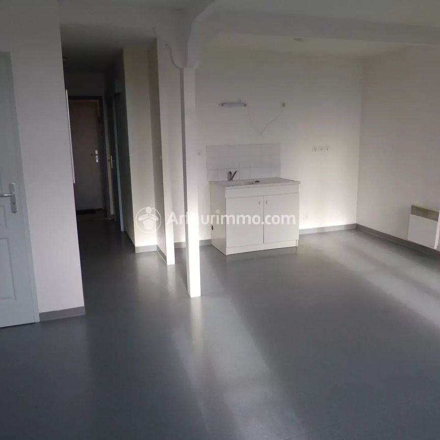 Location Appartement 1 pièces 32 m2 à Saint-Jean-d'Angély - Photo 1