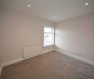 3 bed House - Mid Terrace for Rent - Photo 1