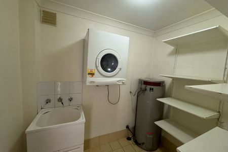 Availabe 13 March - Photo 2